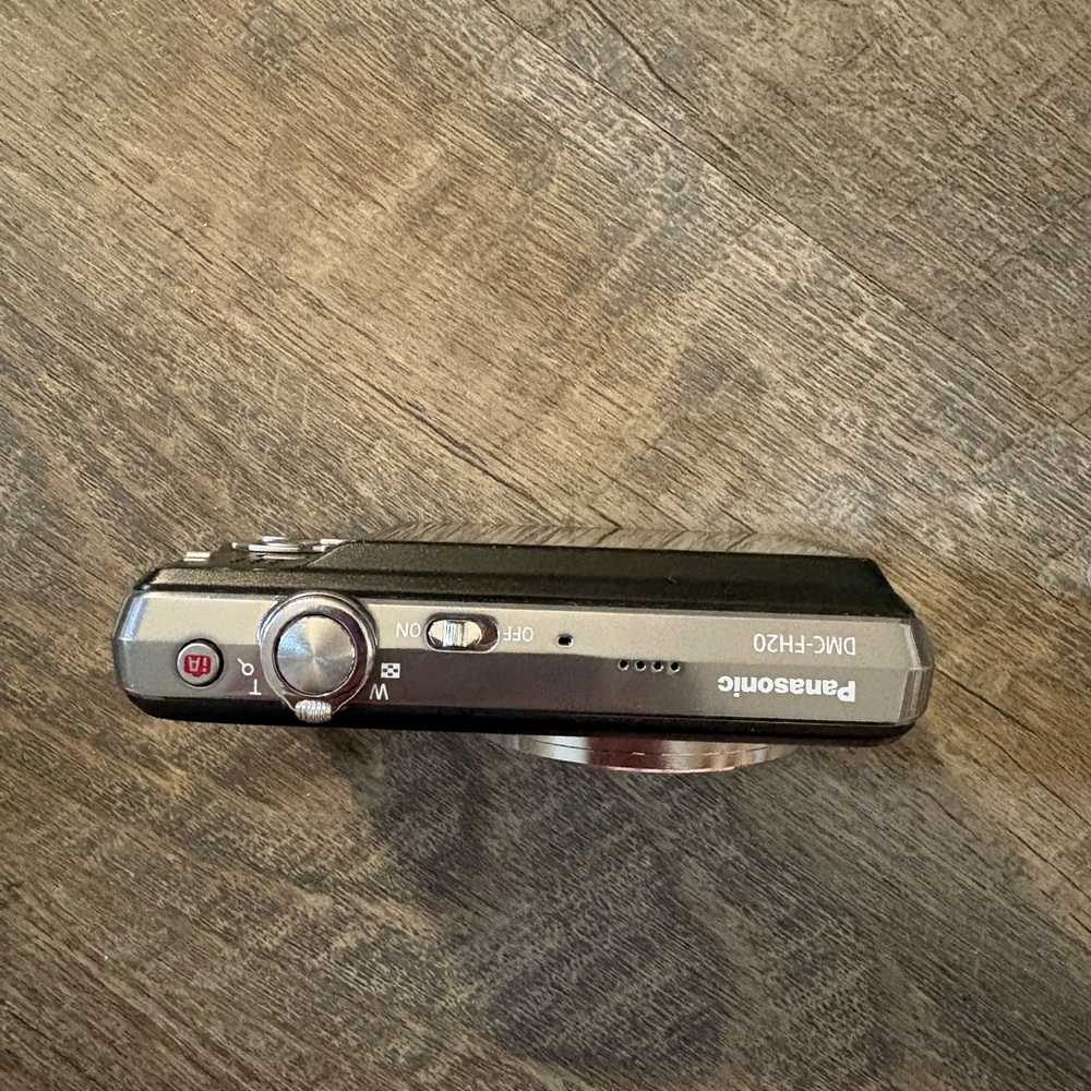 Panasonic Lumix Black and Silver Digital Camera - Picture 2 of 6